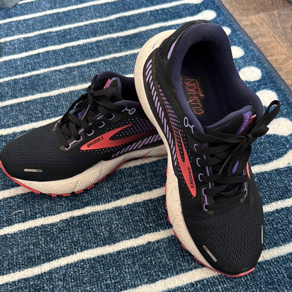 Brooks Women's Black and Pink Running Shoes